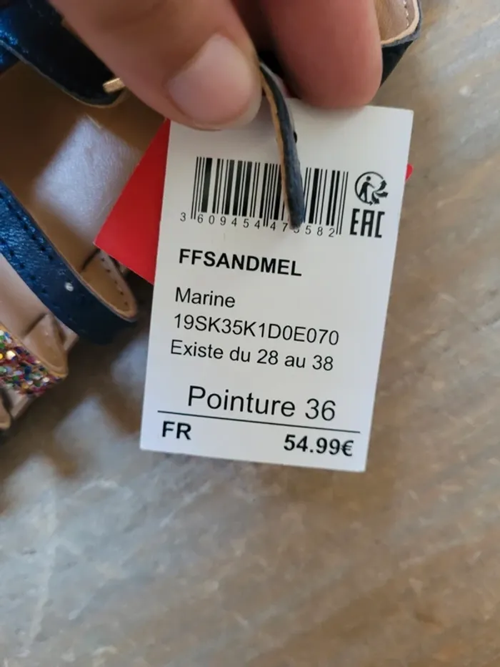 Sandales fille Taille 36 neuve - photo numéro 3