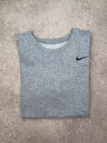 💥 T-shirt gris Nike Dri-FIT taille M 💥