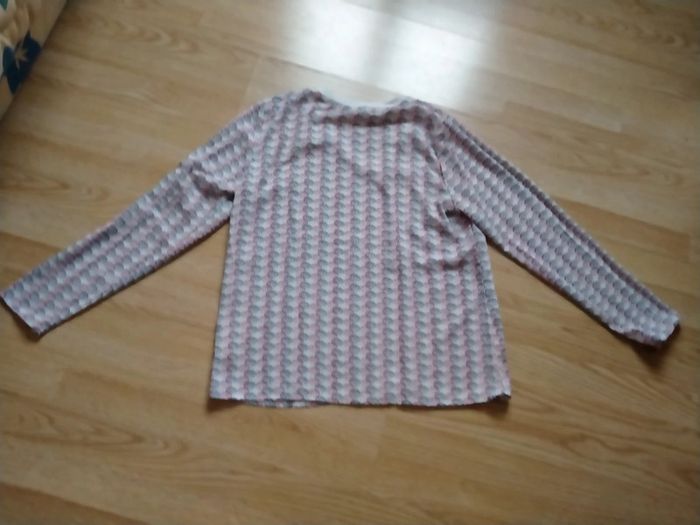 Haut manches longues TBS . Femme.
Neuf.
Taille 40 - photo numéro 9