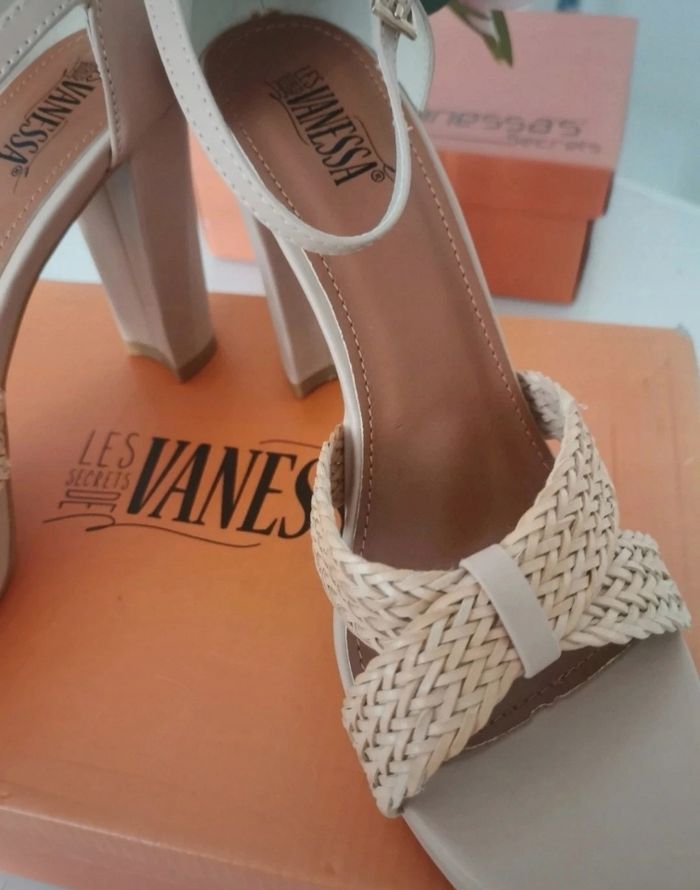 🩷🤍Jolie Paires De Sandales Les Secrets De Vanessa 🩷🤍 - photo numéro 4