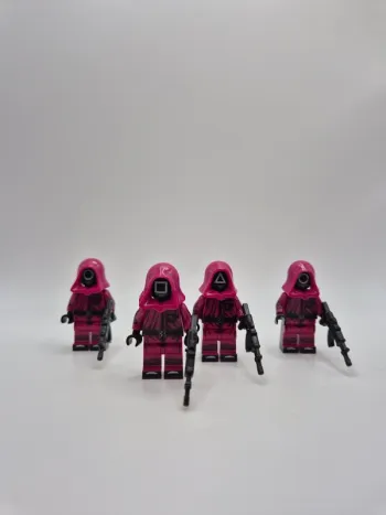 Figurines type lego 4 soldats gardes Squid Game