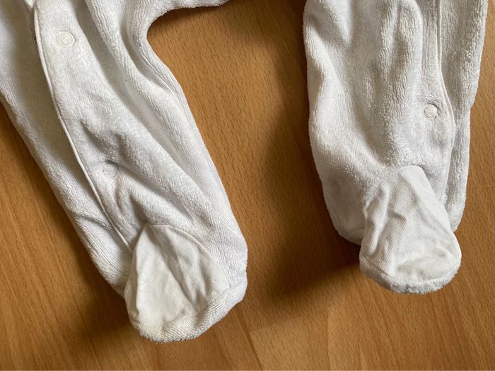 Joli pyjama/grenouillère en velours blanc T. 12 mois/74 cm mixte TBE - photo numéro 6