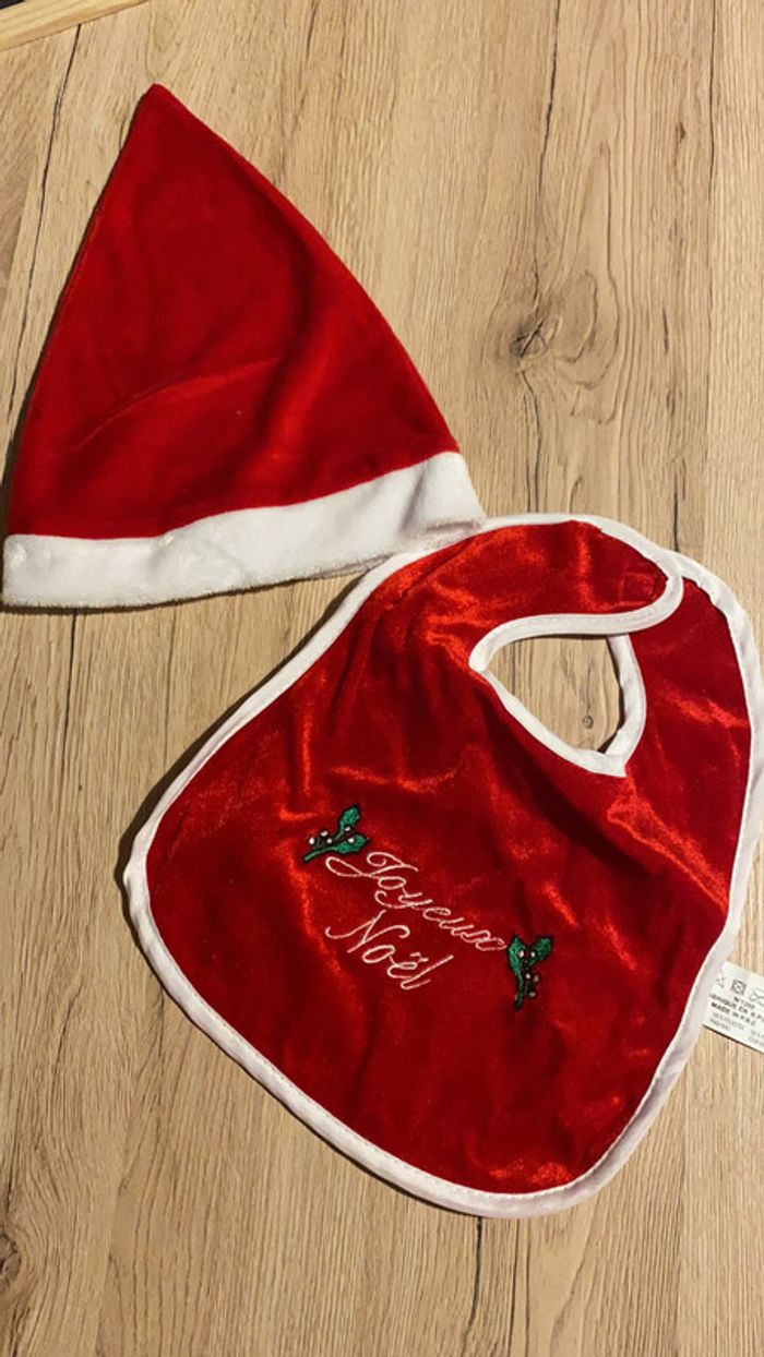 Lot bonnet et bavoir de noël