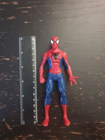 Figurine spiderman