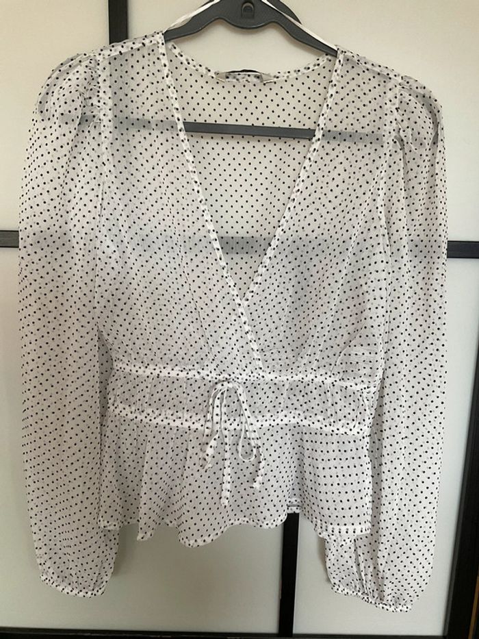 Blouse blanche et noir Stradivarius