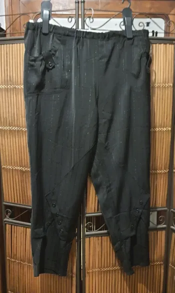 Pantalon femme noir rayé taille 52 et +