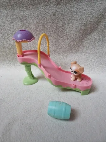 Toboggan avec figurine chien petshop littlest petshop