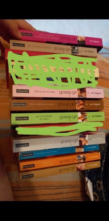 Livre dispo 1,3,4,5,7,8, et un sans numéro état en description photo