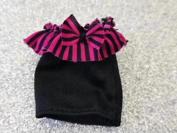 16/ accessoire Monster High jupe noir / rose à ligne