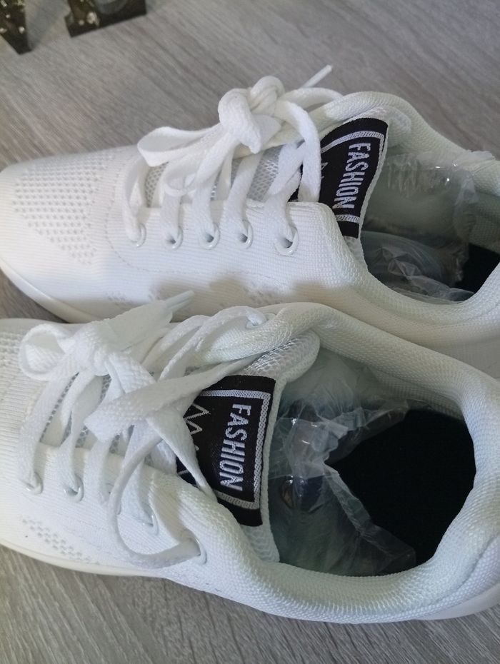 Jolie paire de baskets légère confortable semelle avec coussin d' air - photo numéro 2