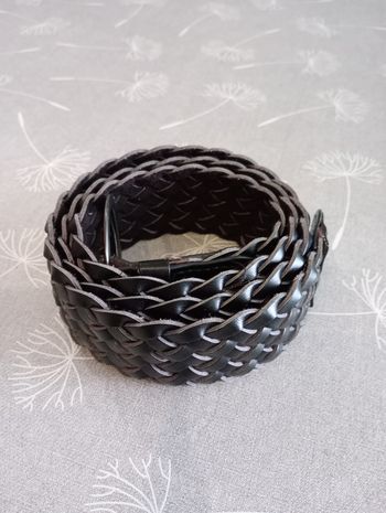 Ceinture noire tressée