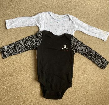 Lot de bodies 12 mois