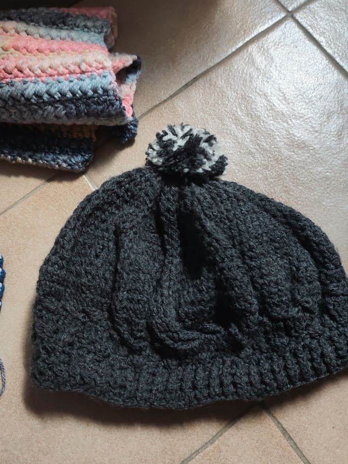 Bérets crochets fait main  certains avec mitaines - photo numéro 10