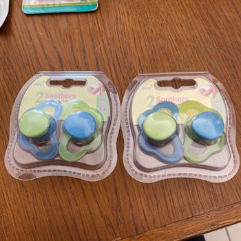 Lot de 4 tétines dès la naissance