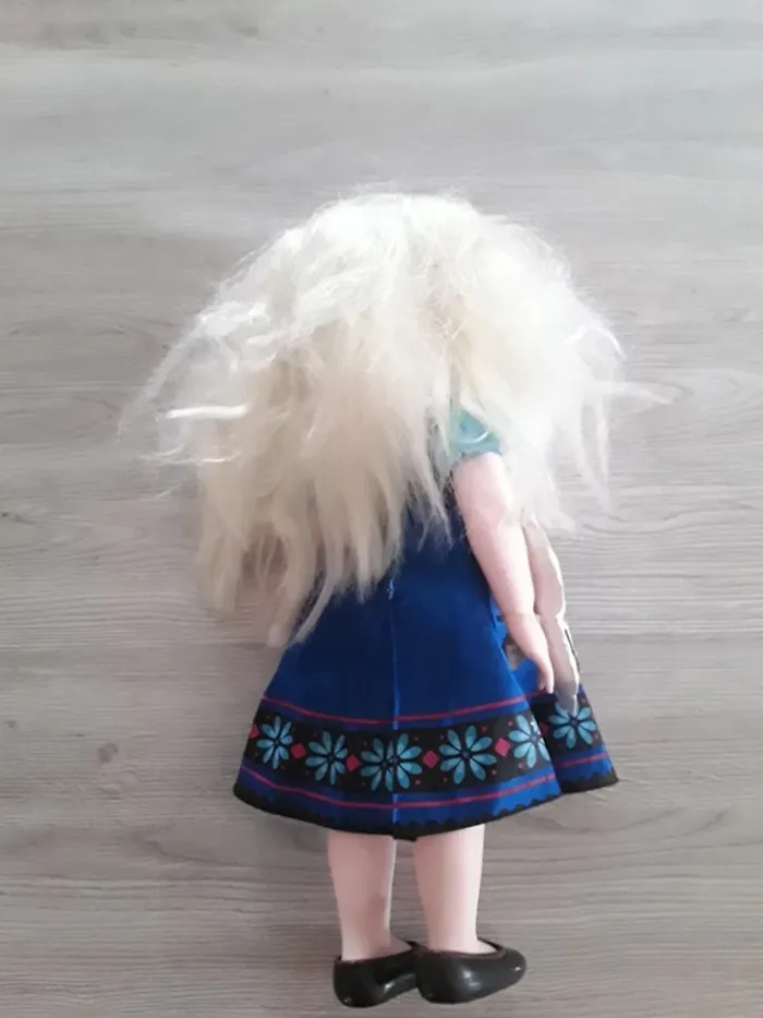 Poupée animator Elsa la Reine des Neiges - photo numéro 4