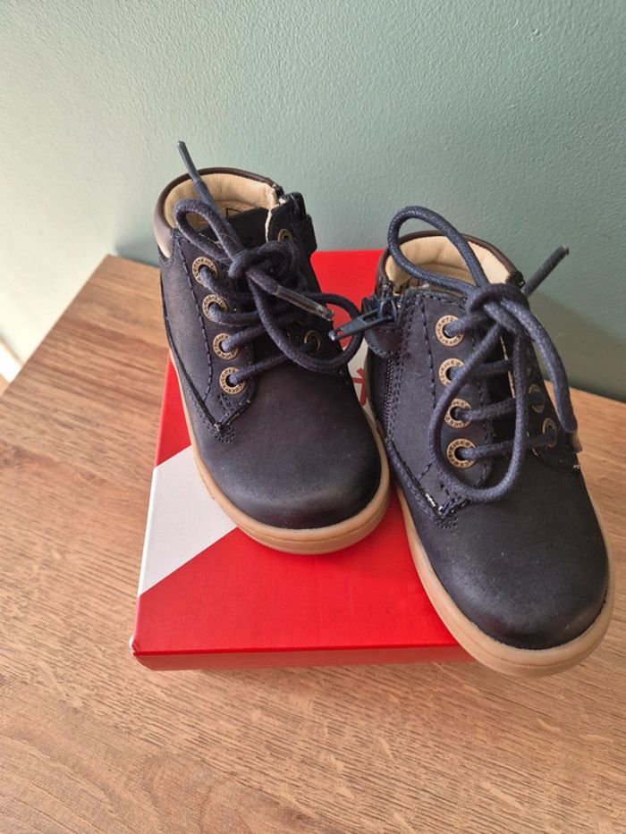 Bottines chaussures premiers pas kickers pointure 19, comme neuves - photo numéro 4