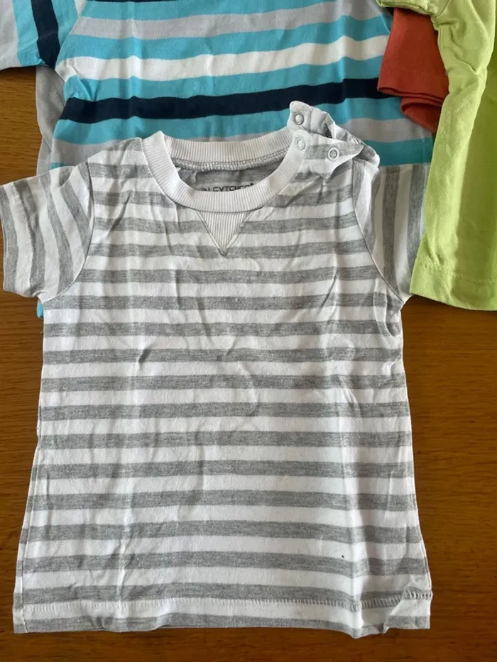 Lot 8 t-shirt 12 mois - photo numéro 7