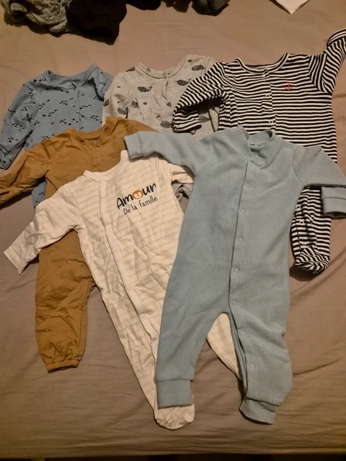 Lot 23 vetements taille 6 mois - photo numéro 3