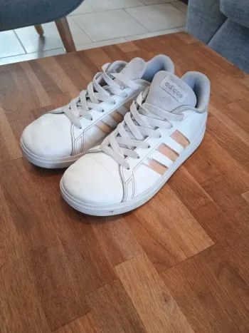 Basket adidas taille 35