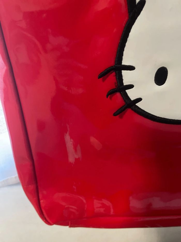 Sac Hello Kitty rouge vernis - photo numéro 2