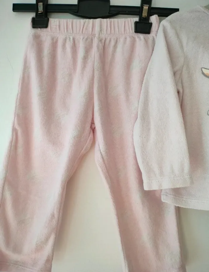 (e) Pyjama Velours rose Disney 18mois - photo numéro 3