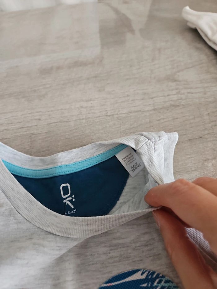 T-shirt sans manches 4ans - photo numéro 2