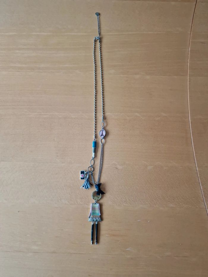 Collier fantaisie en très bon état