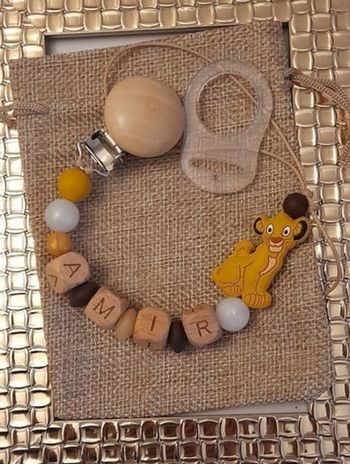 Attache tétine personnalisé avec adaptateur et pochette cadeau