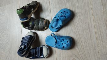 Lot chaussures taille 20