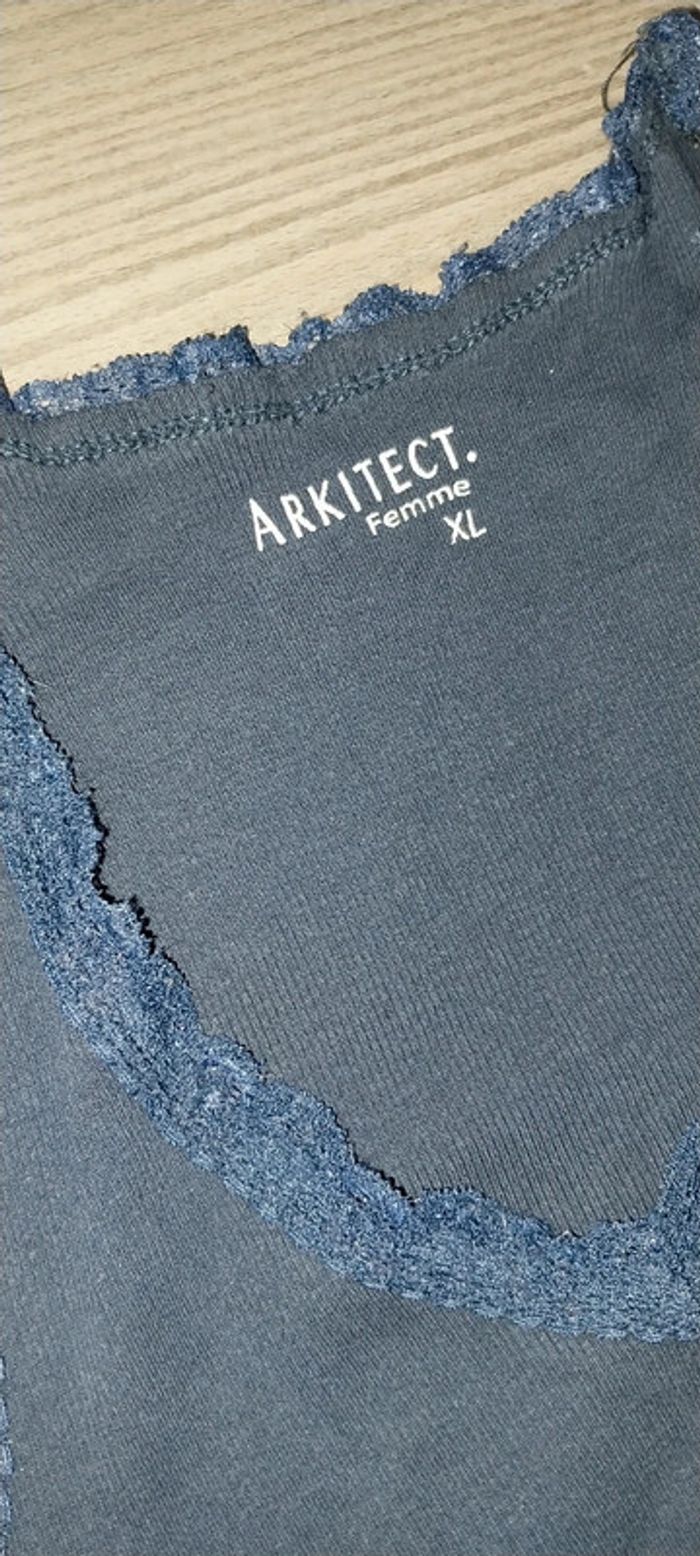 Débardeur bleu marine taille XL - photo numéro 2