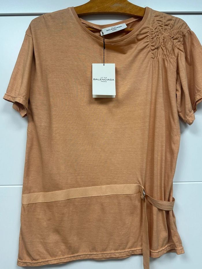 T-shirt nude