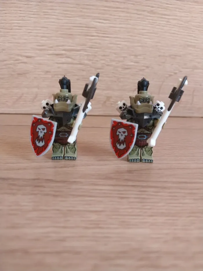 Figurines type lego 2 chefs guerriers orcs Warcraft