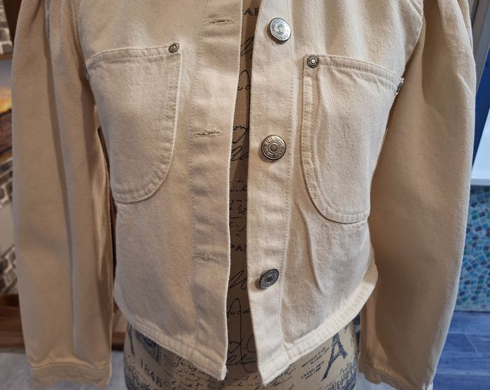 Veste courte en jean couleur écru - photo numéro 3