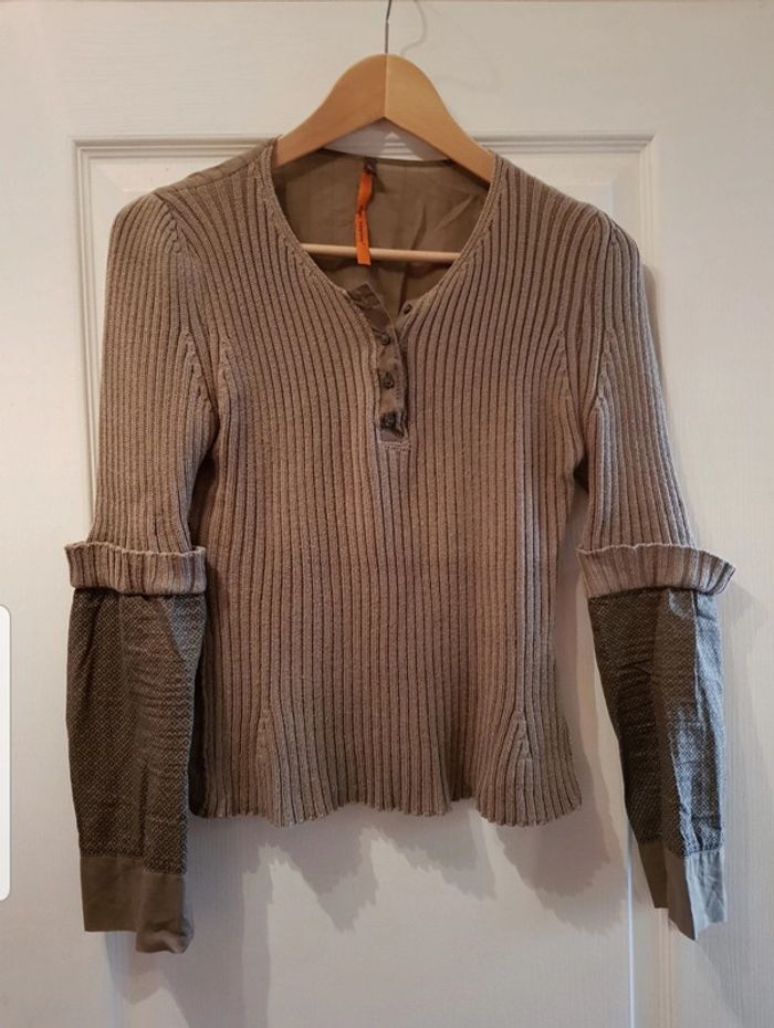 Joli pull taille 1