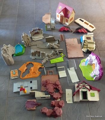 Lot Playmobil en vrac pour pièces ou autres