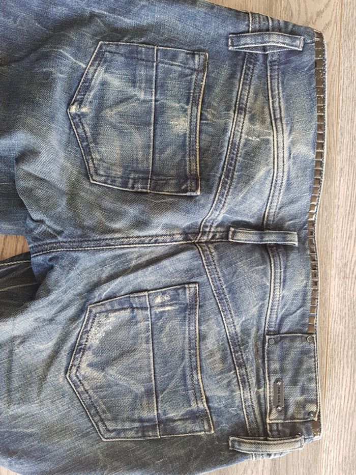 Véritable jeans Diesel avec brillants noirs - photo numéro 4