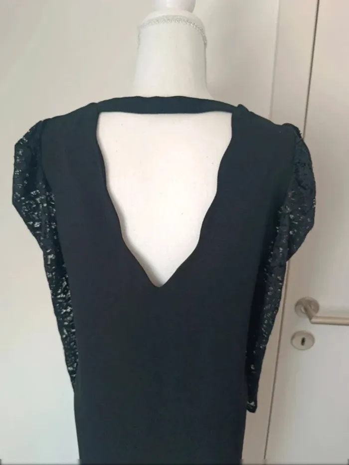 🖤 Robe noire manches dentelle – Taille M - photo numéro 4