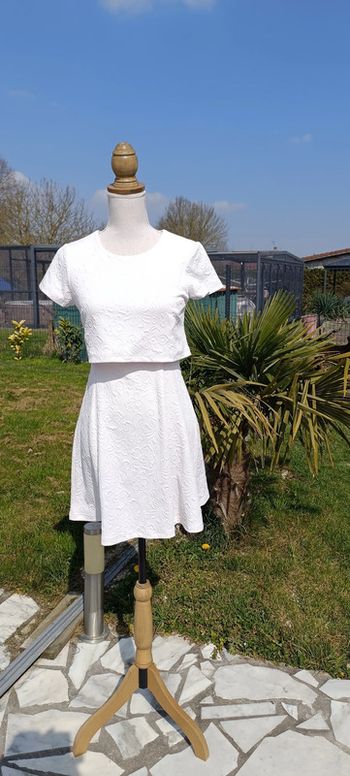 Robe broderie blanche