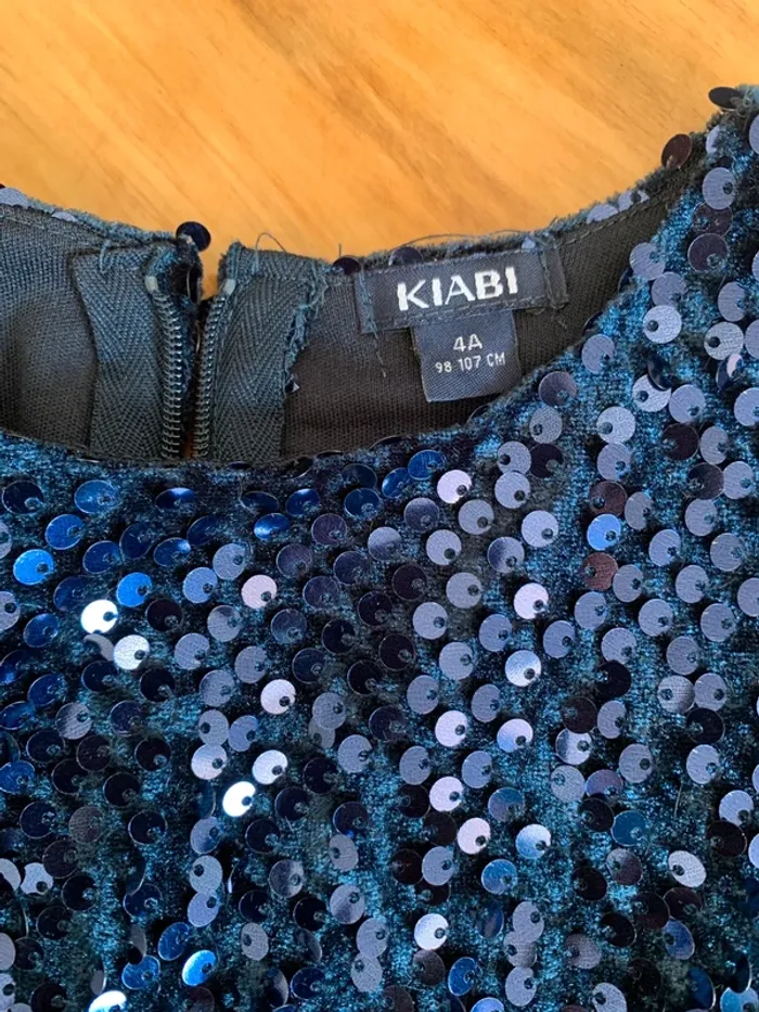 Jolie robe bleu paillettes à sequins bleu marine taille 4 ans kiabi - photo numéro 3
