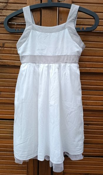 Robe blanche noeud