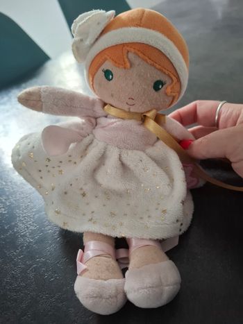 Poupée doudou ballerine Kaloo rose et dorée