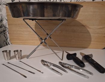 Plateau de fruits de mer avec 7 couverts et 2 gobelets en inox