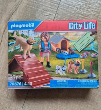 70676 - Playmobil City Life - Set cadeau Educatrice et chiens Neuf scellé