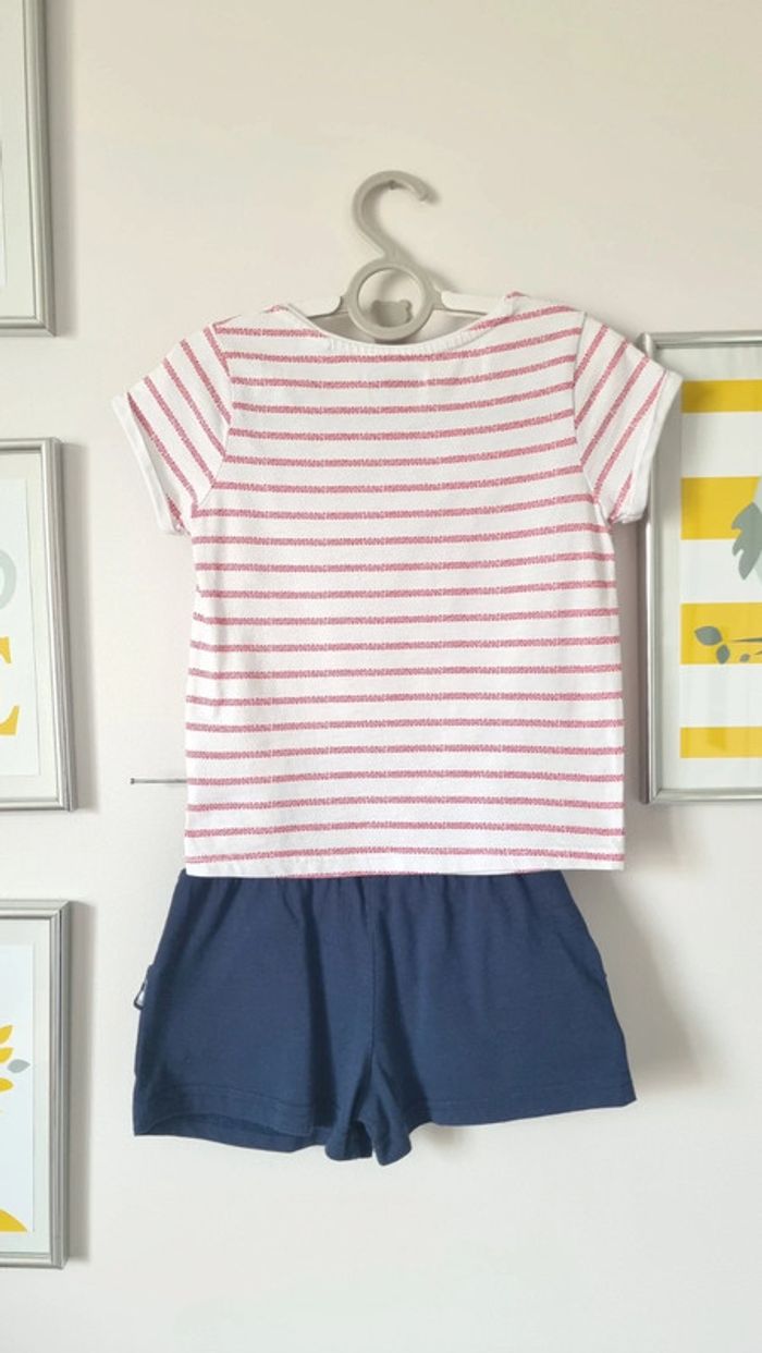 Ensemble T-shirt okaidi dream rayures et un short marien taille 4ans comme neuf - photo numéro 3