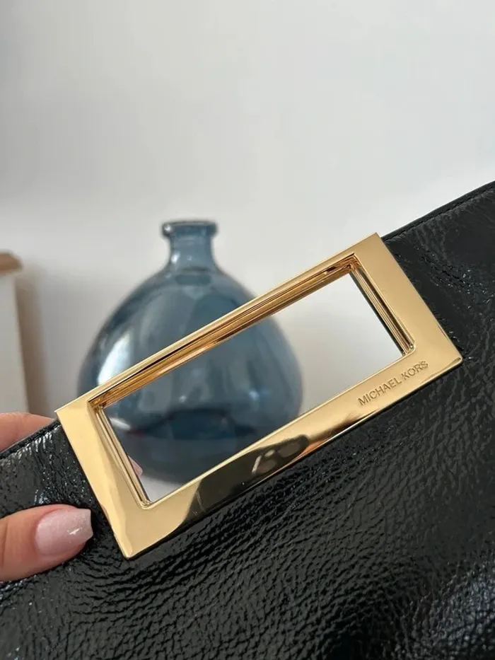 Pochette Michael Kors “Berkley” en cuir verni noir - photo numéro 3