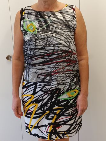 Robe colorée sans manche 