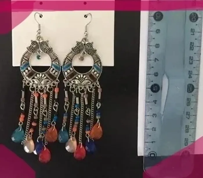 Boucles d’Oreilles Pendantes – Neuves – Élégance Discrète
