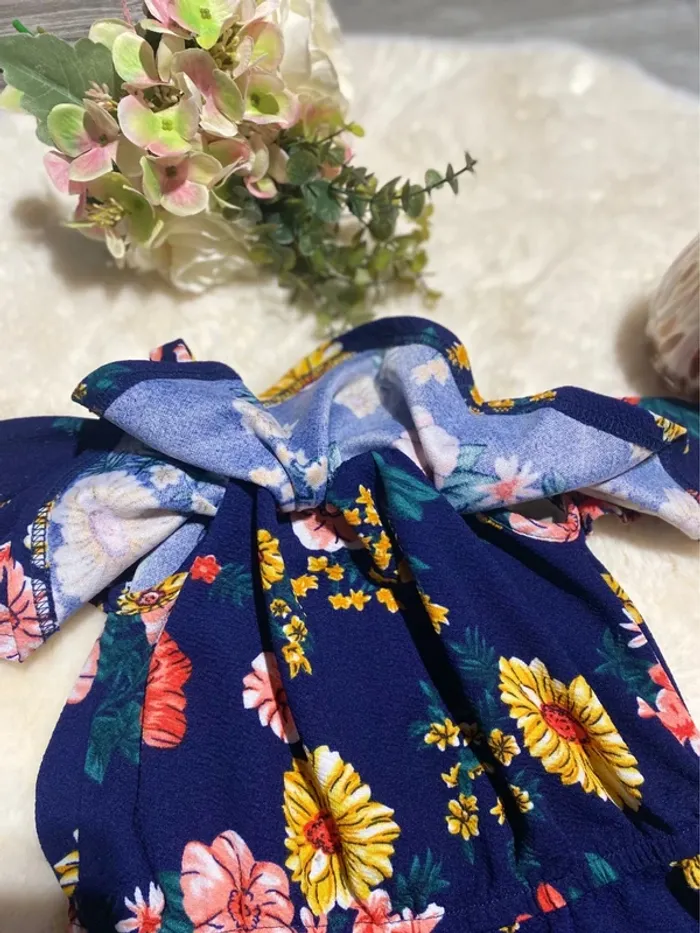 🌸💙Sublime combishort fleurie SHEIN fille - 9 ans - Bleu marine TBE 💙🌸 - photo numéro 3