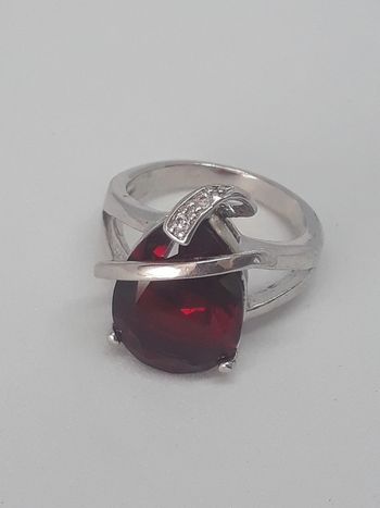 Bague fantaisie pierre rouge + brillants