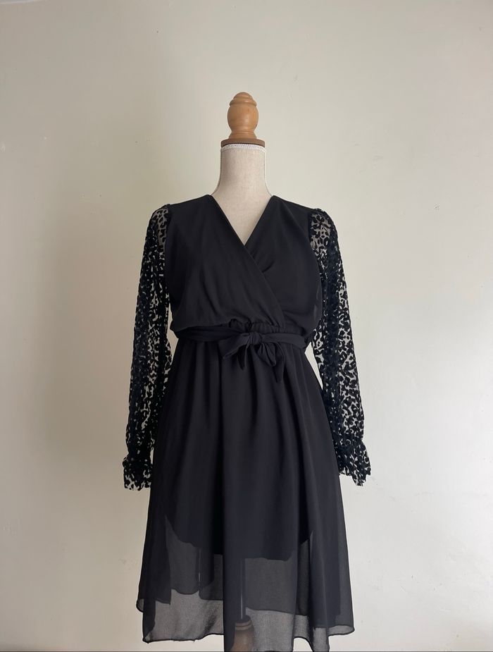 Robe noir manche longue cache coeur Italy